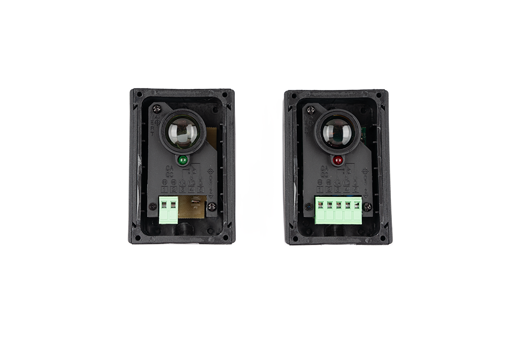 Pair of Elsema PE24 transmitter and receiver safety sensors - NSD SMART