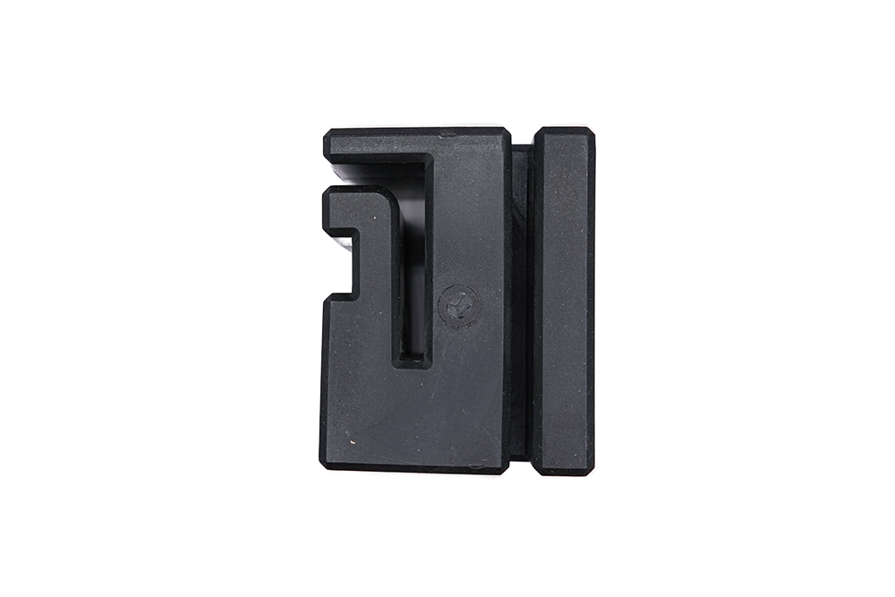 Side profile of black 75mm nylon sliding gate guide block - NSD SMART